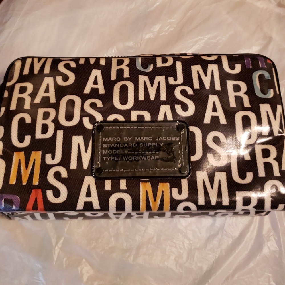 Cosmetic bag